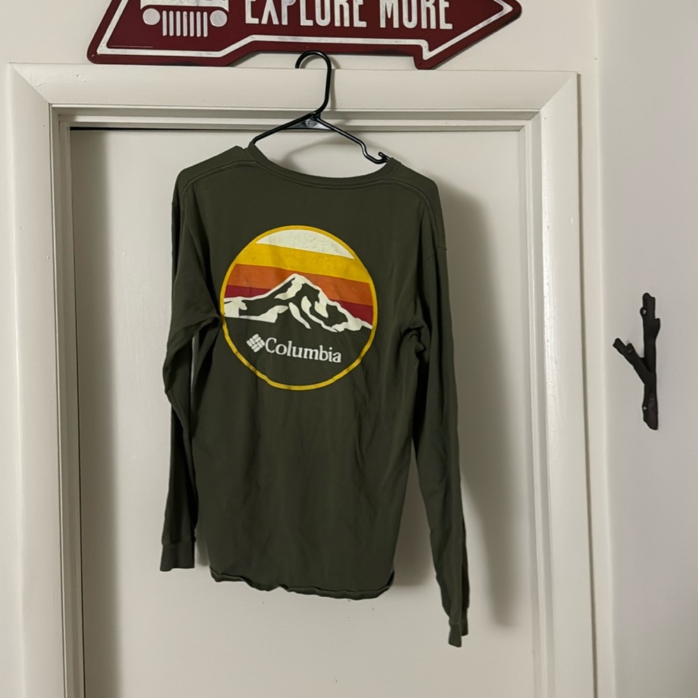 Columbia T shirt